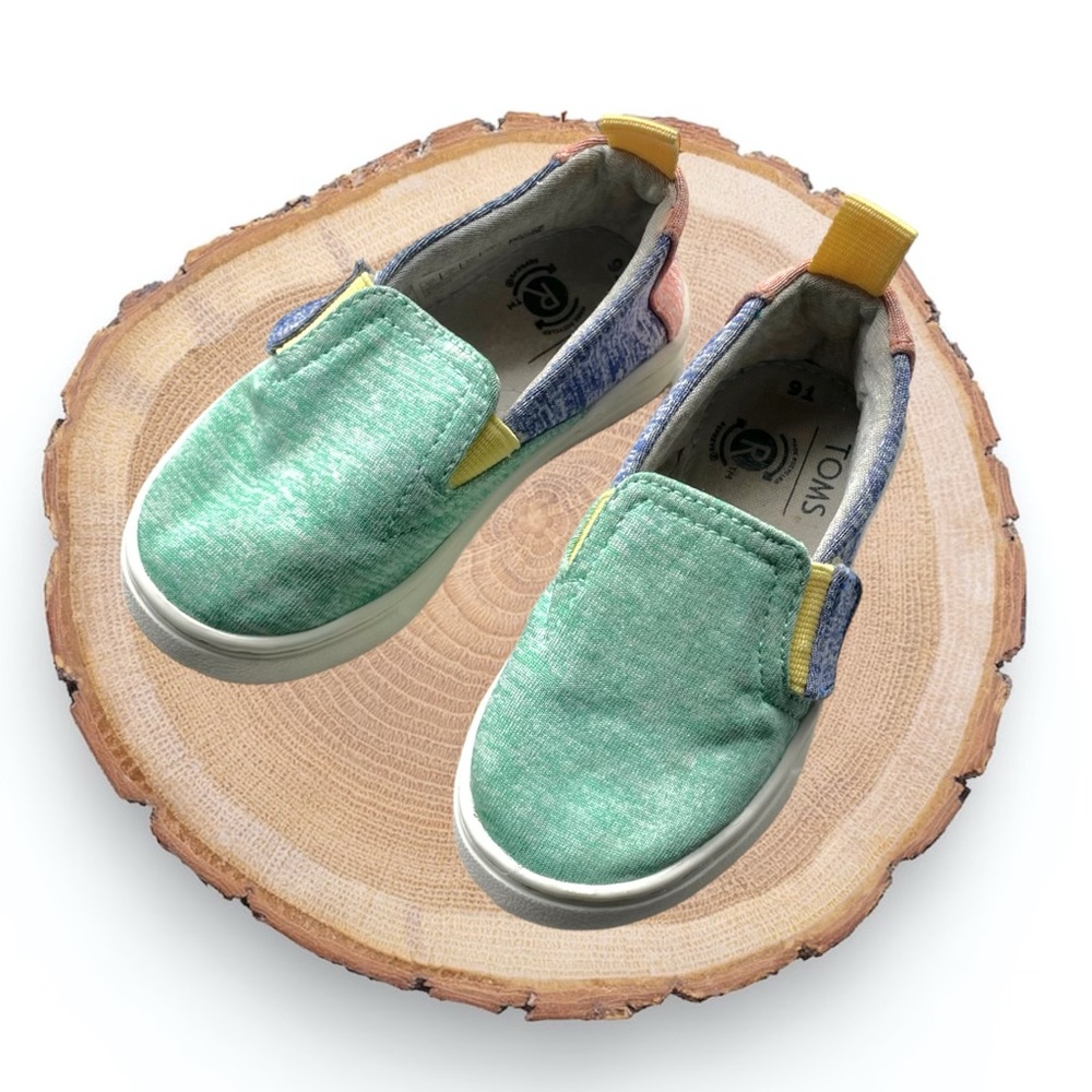 Size 6T Boys TOMS